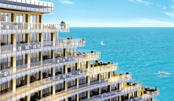 На фото – дом апарт-отель Хаятт на берегу черного моря в Сочи